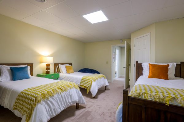 Sunset Ridge by MK Vacay Lower Level 3 Twin Beds